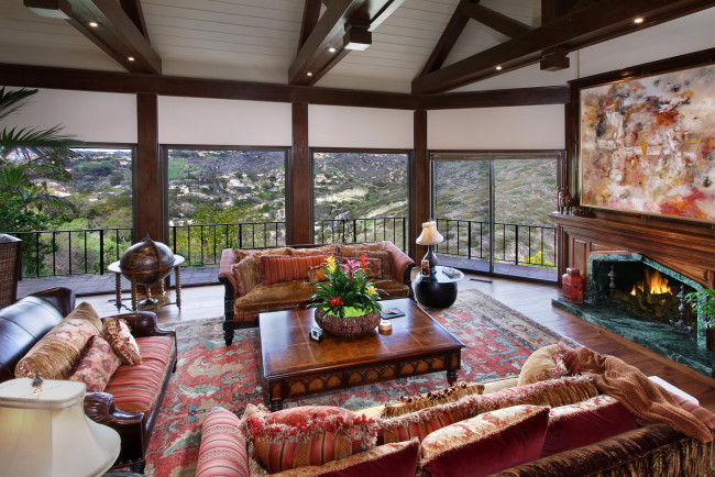 Обои картинки фото интерьер, гостиная, кресло, камин, диван, ковер