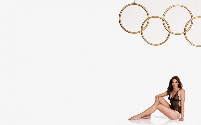 Обои картинки фото девушки, -unsort , брюнетки,  шатенки, кольца, улыбка, боди, белье