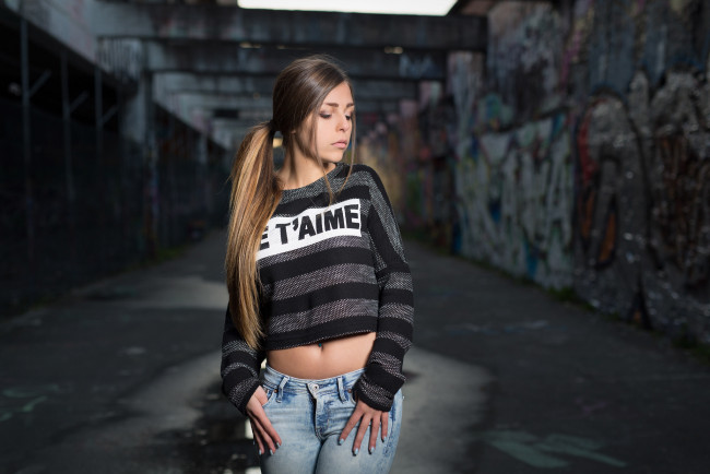 Обои картинки фото девушки, -unsort , брюнетки,  шатенки, взгляд, лицо