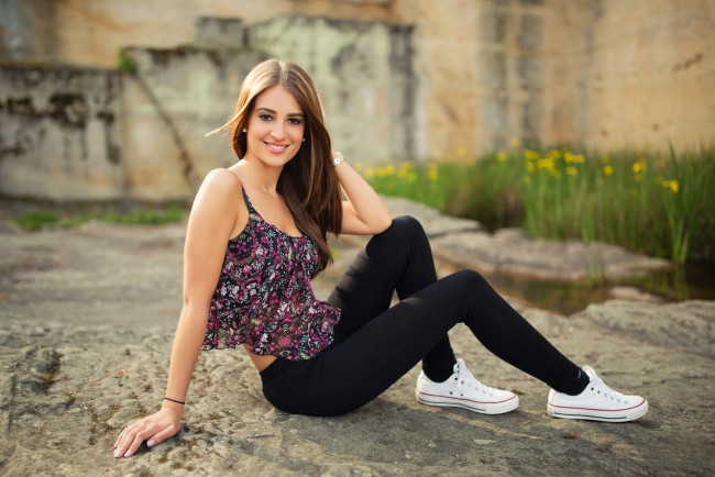 Обои картинки фото девушки, -unsort , брюнетки,  шатенки, взгляд, лицо