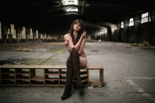 Обои картинки фото девушки, -unsort , брюнетки,  шатенки, взгляд, лицо