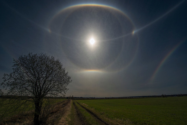 Обои картинки фото солнечное гало, природа, пейзажи, радуга, облака, небо, гало, солнце, пейзаж