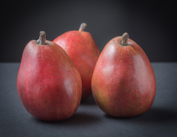 Обои картинки фото еда, груши, снедь