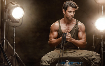 Картинка мужчины hrithik+roshan бицепсы