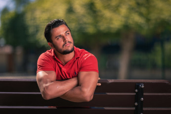 Картинка мужчины -+unsort брюнет усы бородка