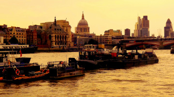 обоя корабли, порты ,  причалы, город, река, катера