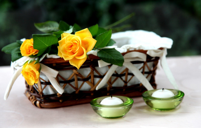 Обои картинки фото цветы, розы, свечи, роза, корзинка