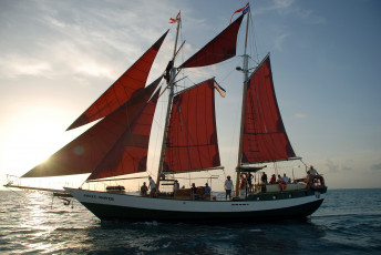 Картинка корабли парусники паруса