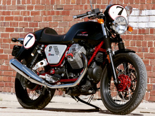 Картинка мотоциклы moto-guzzi чёрный номер мотогуччи