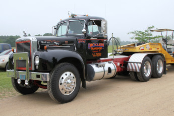 обоя mack truck model b-73, автомобили, mack, trucks, inc, тяжелые, грузовики, сша