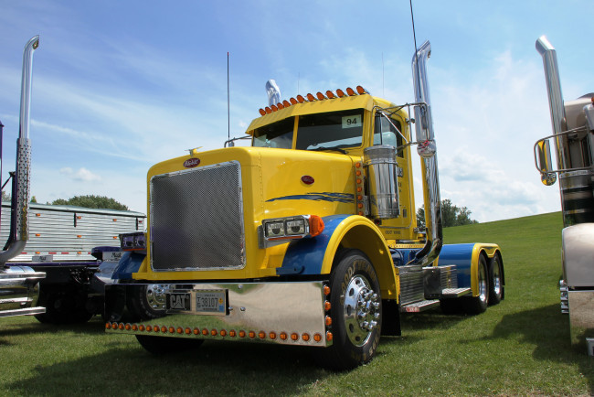 Обои картинки фото peterbilt truck, автомобили, peterbilt, грузовики, седельные, motors, тягачи, классические, company, сша