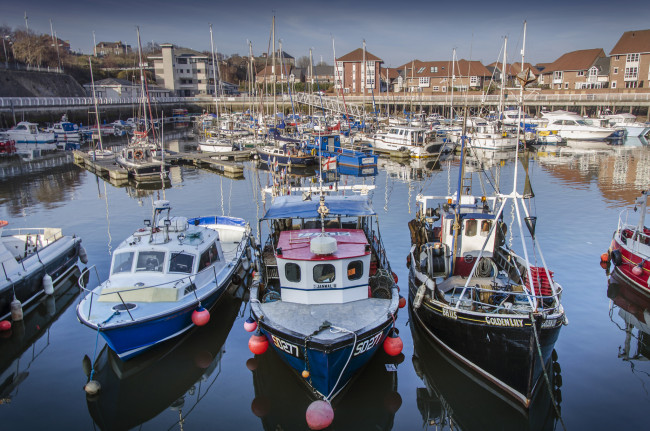 Обои картинки фото корабли, порты ,  причалы, суперяхта