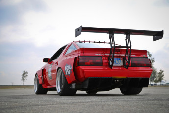 Картинка автомобили mitsubishi mazda