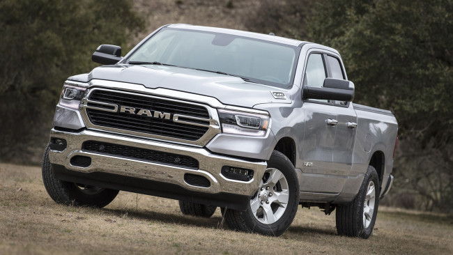 Обои картинки фото dodge ram 1500 big horn 2019, автомобили, ram, 2019, horn, металлик, dodge, 1500, big, серебряный