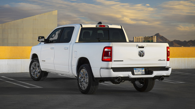 Обои картинки фото dodge ram 1500 big horn sport 2019, автомобили, ram, 1500, 2019, белый, sport, dodge, big, horn
