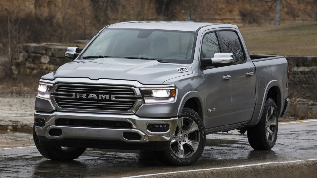Обои картинки фото dodge ram 1500 laramie 2019, автомобили, ram, 1500, dodge, 2019, laramie, серый, металлик