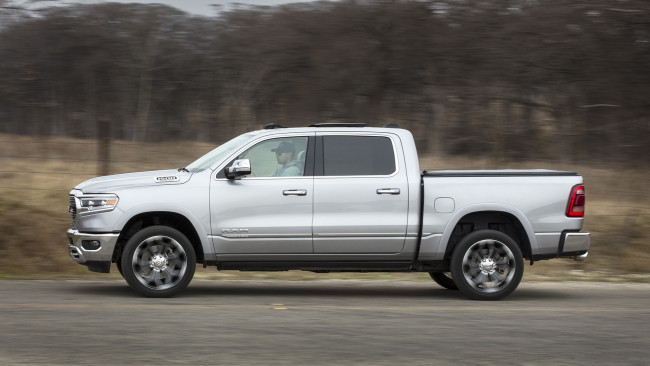 Обои картинки фото dodge ram 1500 limited 2019, автомобили, ram, dodge, 1500, 2019, limited, металлик, серебряный