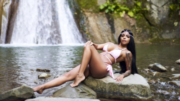 Картинка девушки -+брюнетки +шатенки красивая девушка