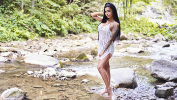 Картинка девушки -+брюнетки +шатенки красивая девушка