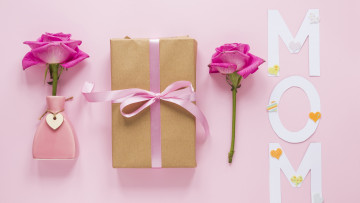 Картинка праздничные день+матери розы подарок надпись