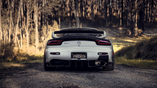 Обои картинки фото mazda rx7, автомобили, mazda, белая, лес