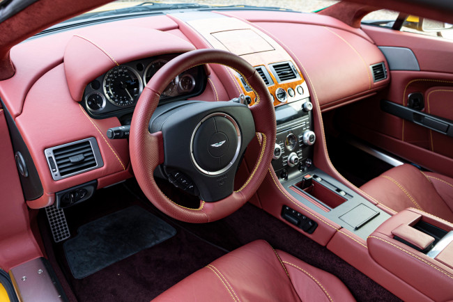 Обои картинки фото автомобили, интерьеры, aston-martin