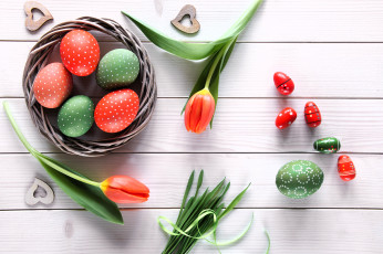 обоя праздничные, пасха, яйца, гнездо, трава, цветы, тюльпаны, сердечки