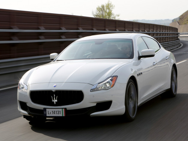 Обои картинки фото автомобили, maserati, светлый, 2013г, quattroporte