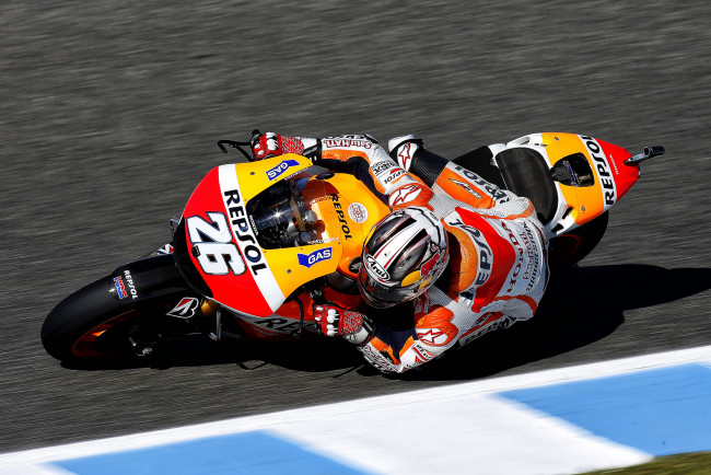 Обои картинки фото dani pedrosa, спорт, мотоспорт, байк, трек, экипировка, вираж, гонщик