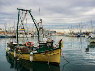 Картинка корабли баркасы+ +буксиры рыболов яхты причалы бухта