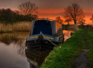 Картинка корабли другое баржа зарево река