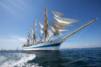 Картинка корабли парусники паруса судно яхта море