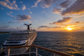 Картинка корабли лайнеры океан горизонт круиз