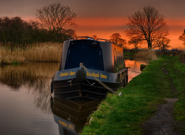 Обои картинки фото корабли, другое, баржа, зарево, река