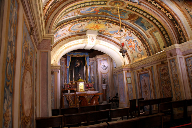 Обои картинки фото интерьер, убранство,  роспись храма, алтарь