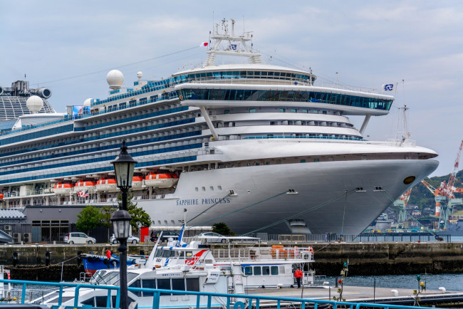 Обои картинки фото корабли, лайнеры, океанский, лайнер, причал, круиз