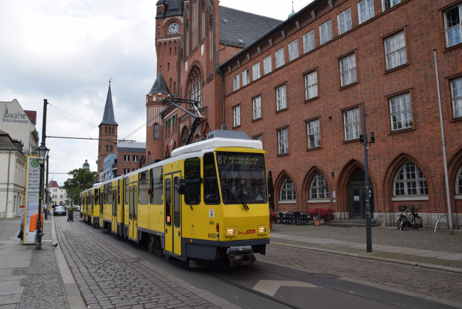 Обои картинки фото техника, трамваи, город, рельсы, трамвай