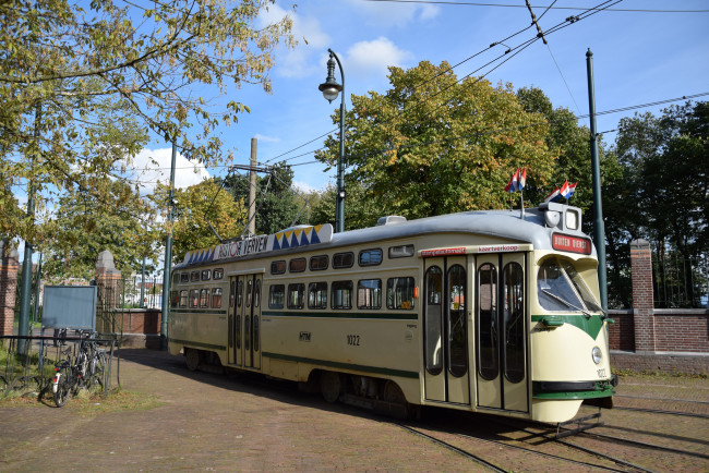 Обои картинки фото техника, трамваи, трамвай, город, рельсы