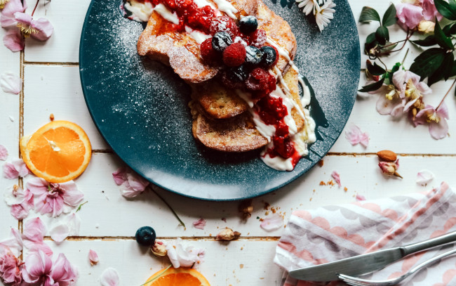 Обои картинки фото еда, блины,  оладьи, джем, ягоды