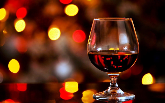 Обои картинки фото еда, напитки,  вино, вино, боке, бокал