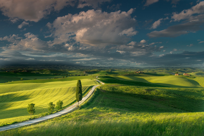 Обои картинки фото природа, луга, тоскана, поля, италия, лето, небо, облака