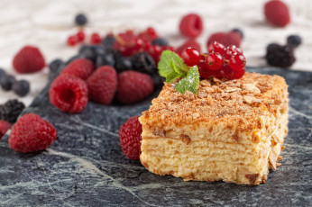 Картинка еда пирожные +кексы +печенье десерт лакомство пирожное малина смородина