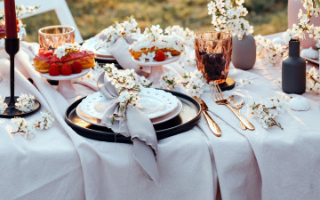 Картинка еда сервировка клубника пирожные