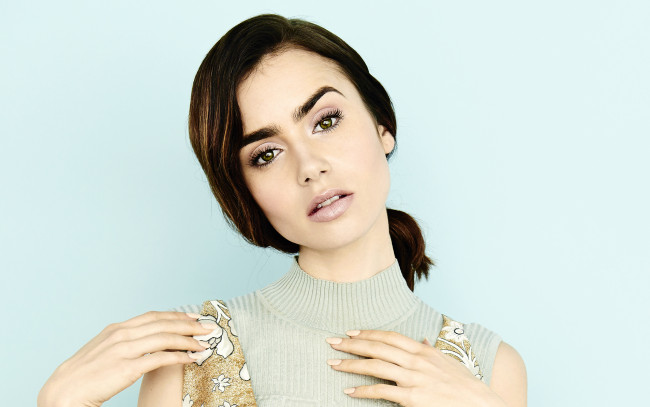 Обои картинки фото девушки, lily collins, взгляд