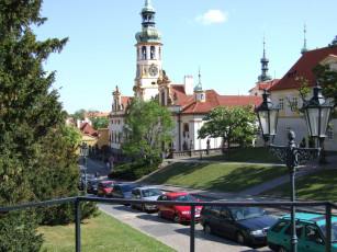 Картинка города улицы площади набережные