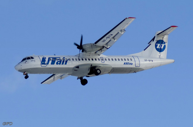 Обои картинки фото ют, эйр, atr, 72, авиация, пассажирские, самолёты