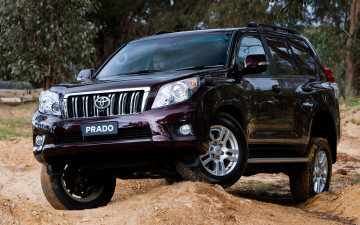 Картинка автомобили toyota внедорожник