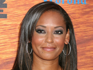 обоя melanie, музыка, brown, поп, ритм-энд-блюз, сша, певица, телеведущая, актриса