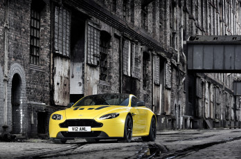 Картинка 2013 aston martin v12 vantage автомобили s