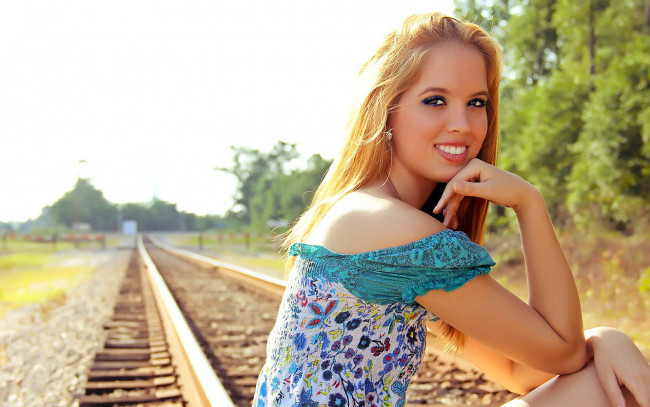 Обои картинки фото -Unsort Блондинки, девушки, unsort, блондинки, рельсы